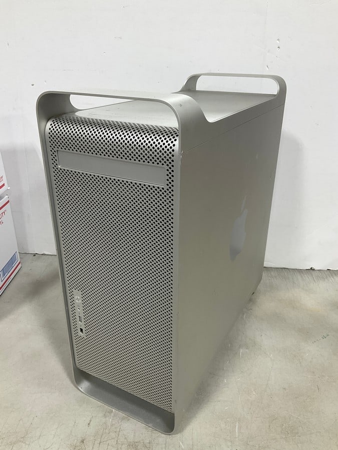 Apple Mac computer (1 of 1)