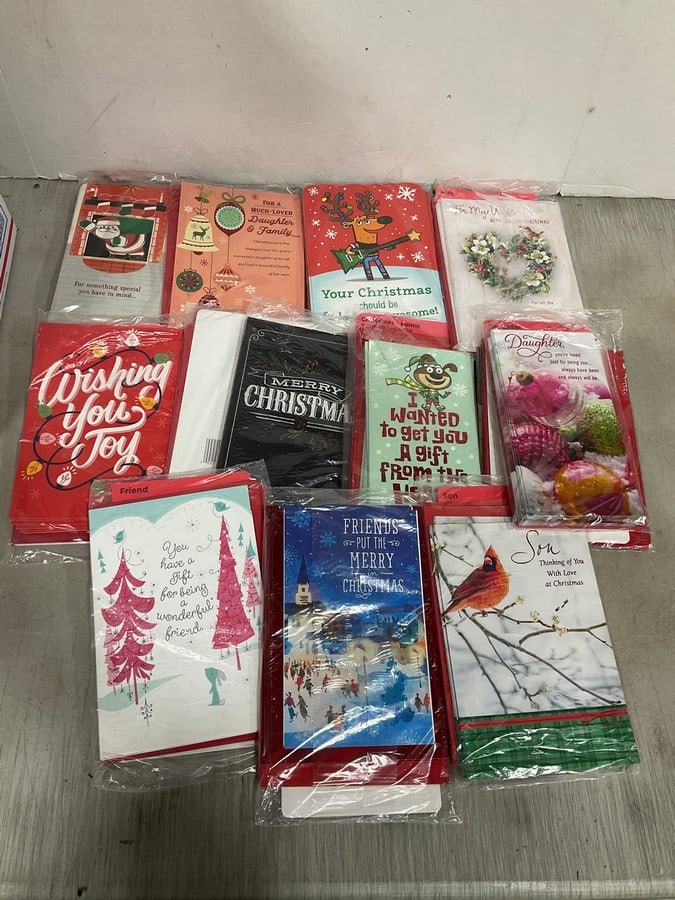 Various Christmas cards with envelopes(new in package): Various Christmas cards with envelopes(new in package)