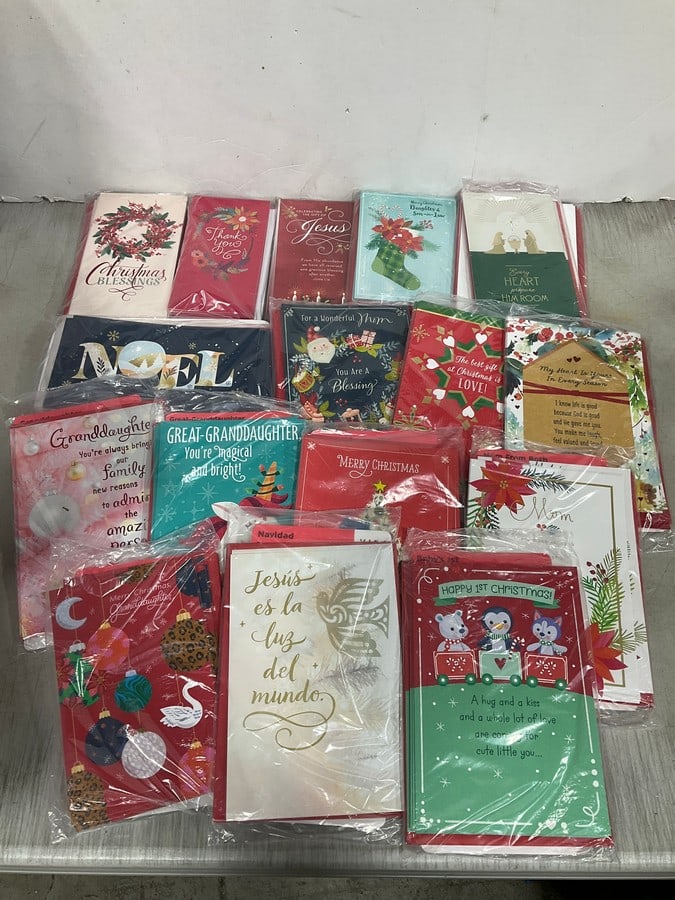 Various Christmas cards with envelopes(new in package): Various Christmas cards with envelopes(new in package)