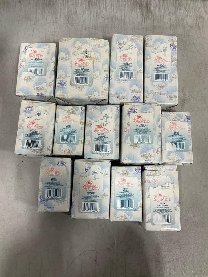 Precious Moments collectibles(new in box): Precious Moments collectibles(new in box)