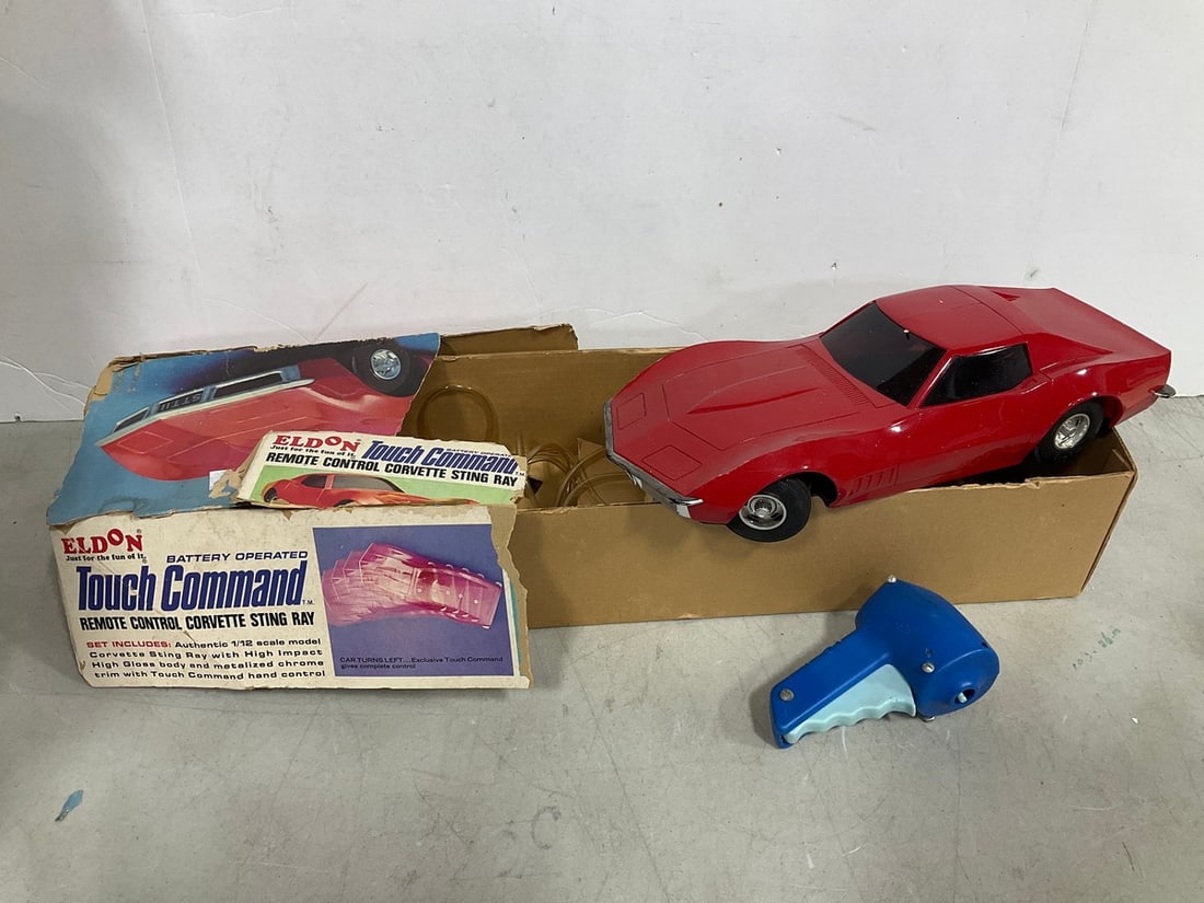 Vintage Eldon Remote Control corvette sting ray: Vintage Eldon Remote Control corvette sting ray