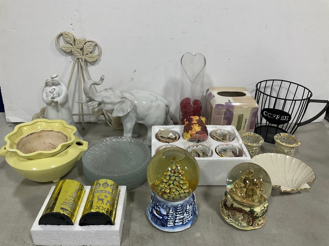 Ceramic napkin holder, autumn candleholders, easel, and more (1 of 1)