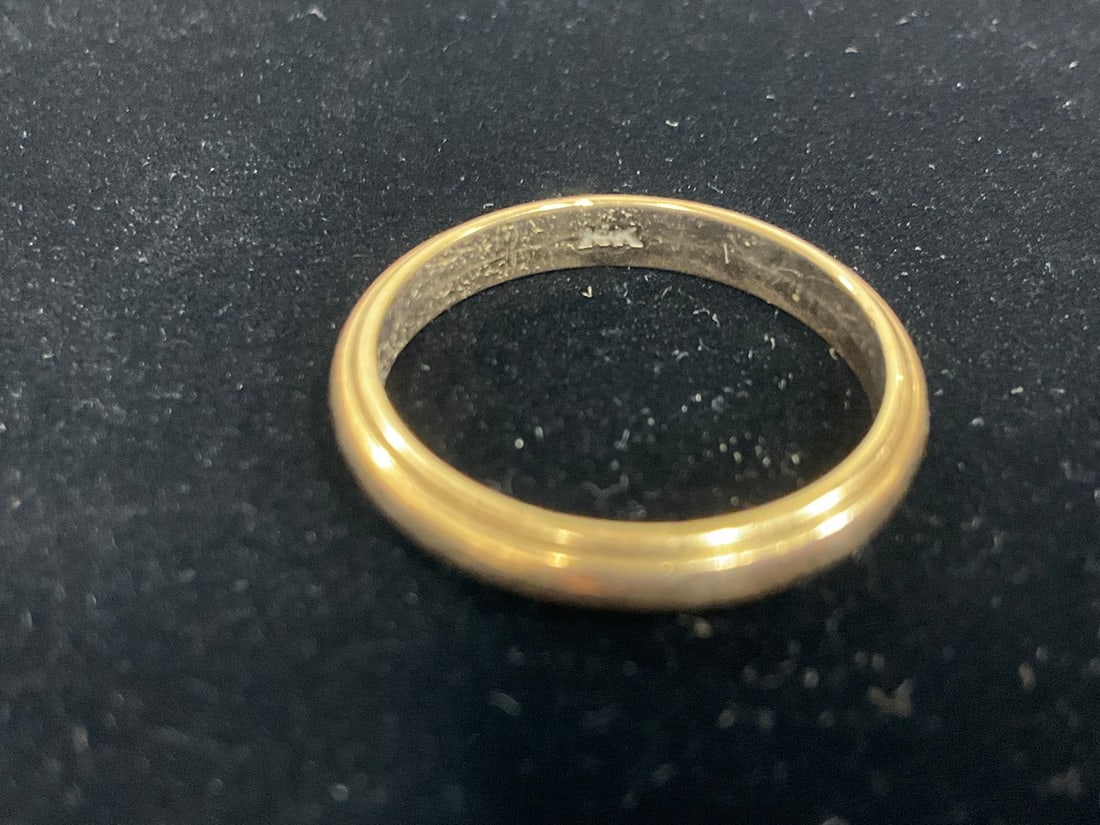 14kt Gold Ring 3.4 Grams (Size: 9): 14kt Gold Ring 3.4 Grams (Size: 9)