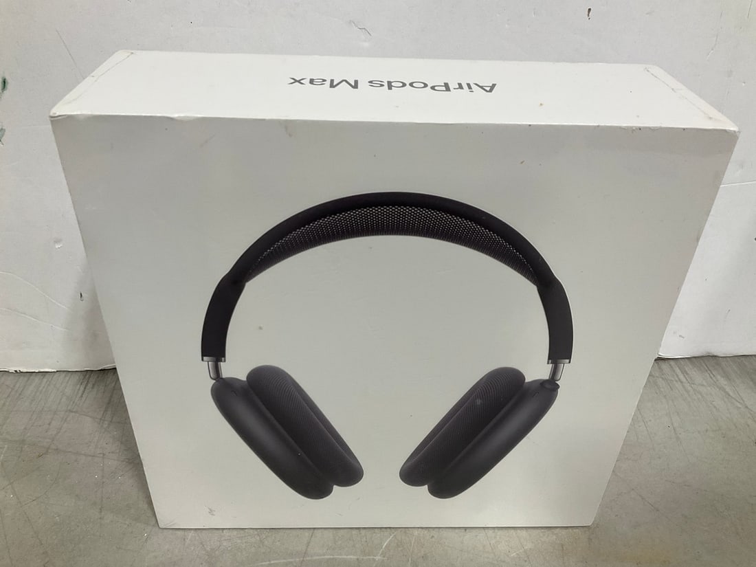 Airpods Max Headphones - Black *SEALED*: Airpods Max Headphones - Black *SEALED*
