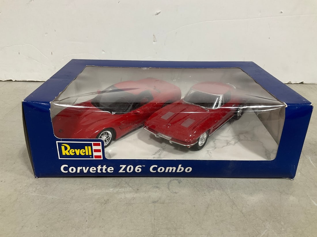Two 1:25 Revell Corvette Z06 Combo(new in box) (1 of 1)