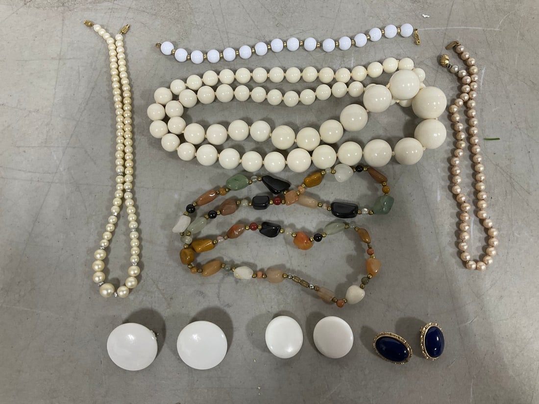 Costume jewelry (1 of 1)