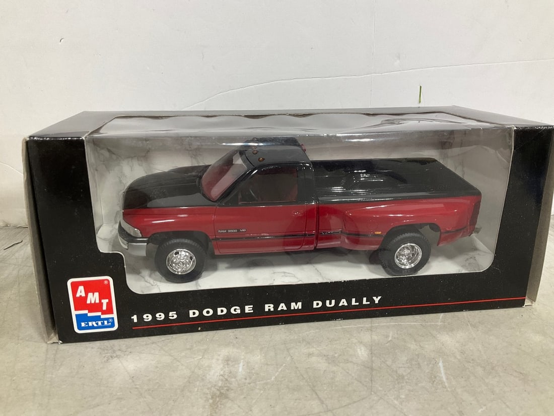 AMT 1995 Dodge Ram Dually collectible diecast truck*new in box* (1 of 1)