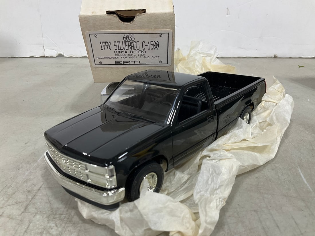 1990 Silverado C-1500 onyx black collectible diecast: 1990 Silverado C-1500 onyx black collectible diecast