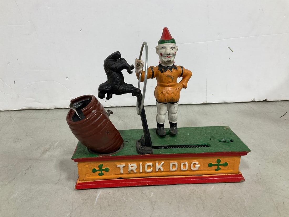 Vintage cast iron Trick Dog bank (1 of 1)
