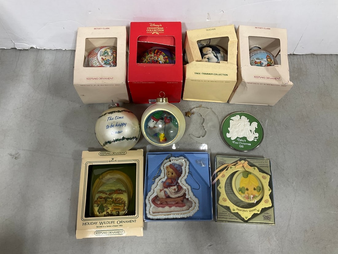 Vintage Christmas ornaments (1 of 1)