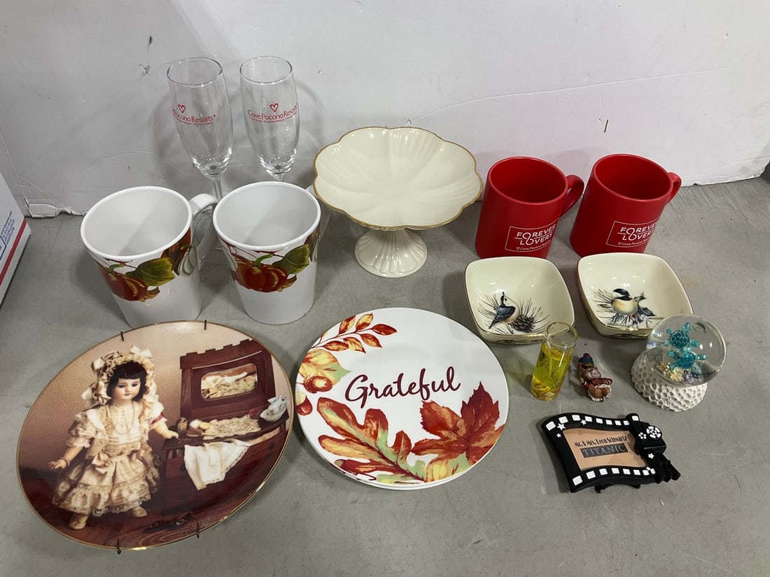 Lenox bowls/candy dish, heart handle mugs, Pt.Pleasant beach snowglobe, and more: Lenox bowls/candy dish, heart handle mugs, Pt.Pleasant beach snowglobe, and more