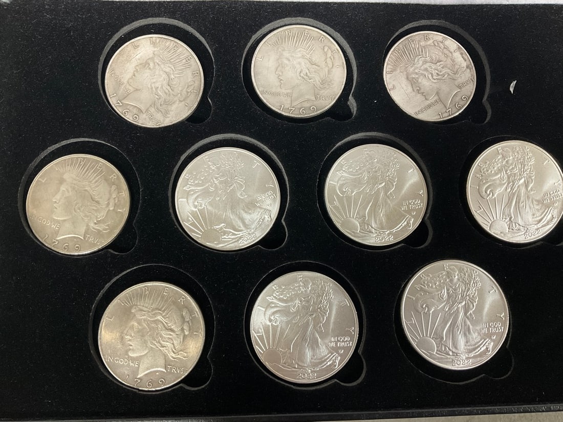 Replica coins set (1 of 1)