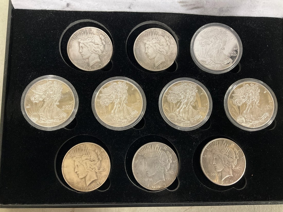 Replica coins set (1 of 1)