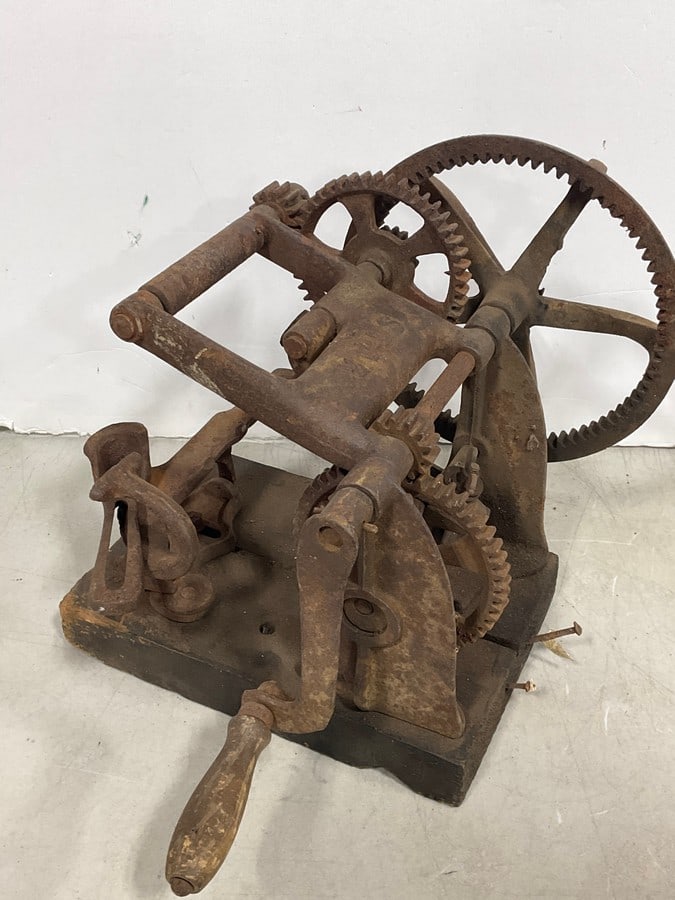 Roys & Wilcox anvil stake turing machine (1 of 1)