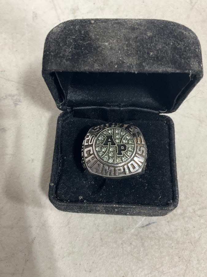AP 2011 State Champions ring(size 11): AP 2011 State Champions ring(size 11)