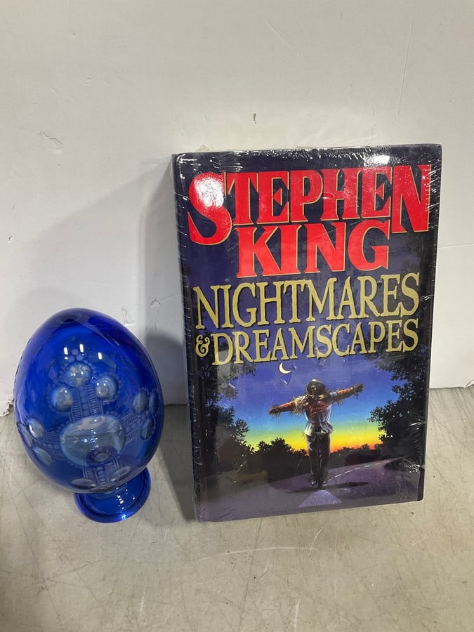 Stephen King 'Nightmares & Dreamscapes* Hardcover Book, and Russian Cobalt Blue Cut Glass Egg (6.5in: Stephen King 'Nightmares & Dreamscapes* Hardcover Book, and Russian Cobalt Blue Cut Glass Egg (6.5in Tall)