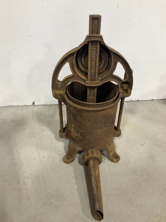 Vintage Cast Iron Press (1 of 1)