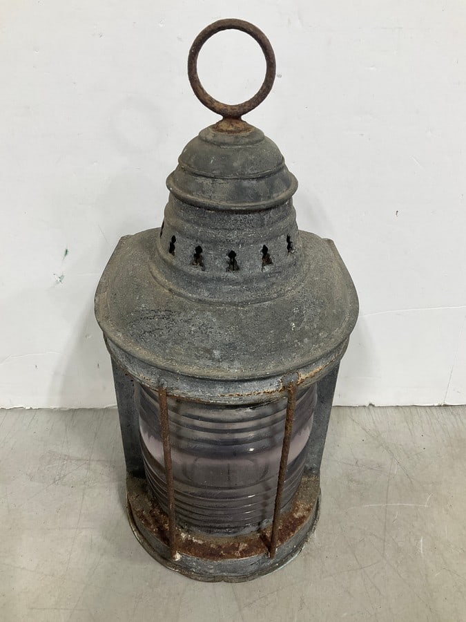 Vintage Galvanized Lantern (17.5in Tall): Vintage Galvanized Lantern (17.5in Tall)