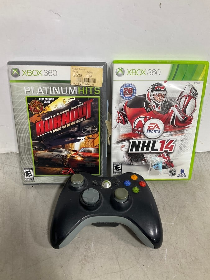 Xbox 360 Games and Controller (1 of 1)
