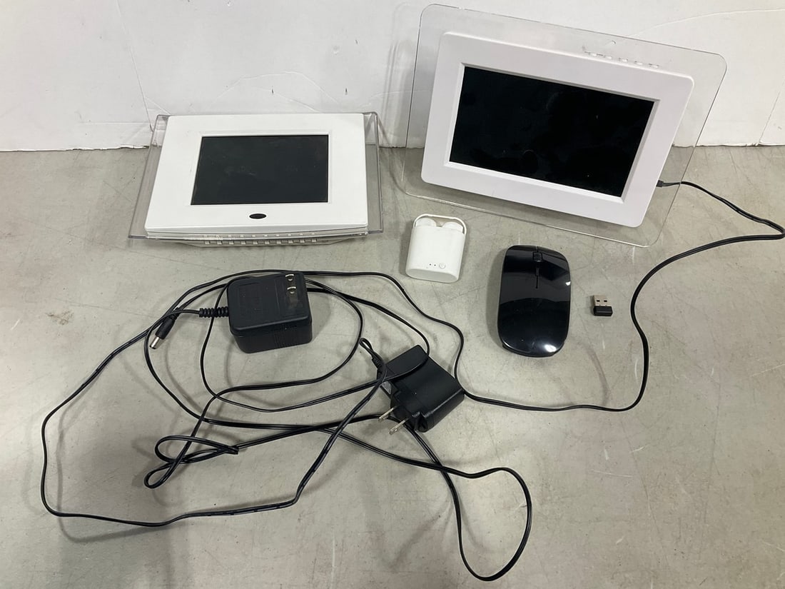 Digital photo Frames, wireless earbuds, and bluetooth mouse: Digital photo Frames, wireless earbuds, and bluetooth mouse