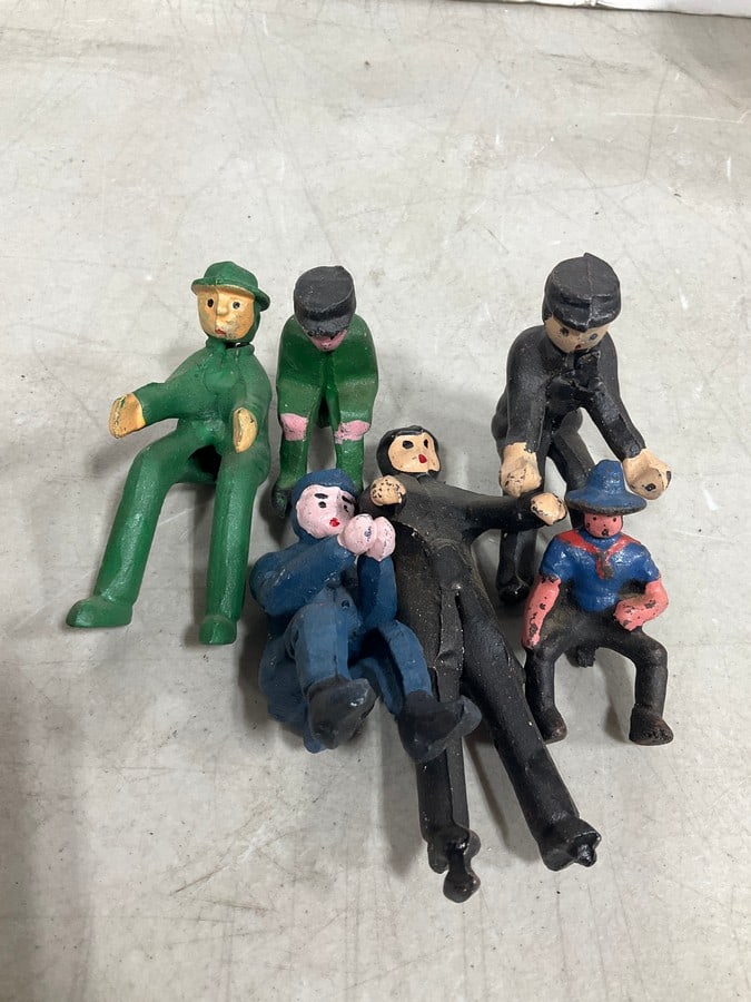 Cast Iron Figures: Cast Iron Figures