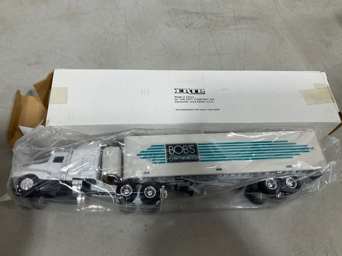 ERTL Bobs Stores Truck Model *new in box*: ERTL Bobs Stores Truck Model *new in box*