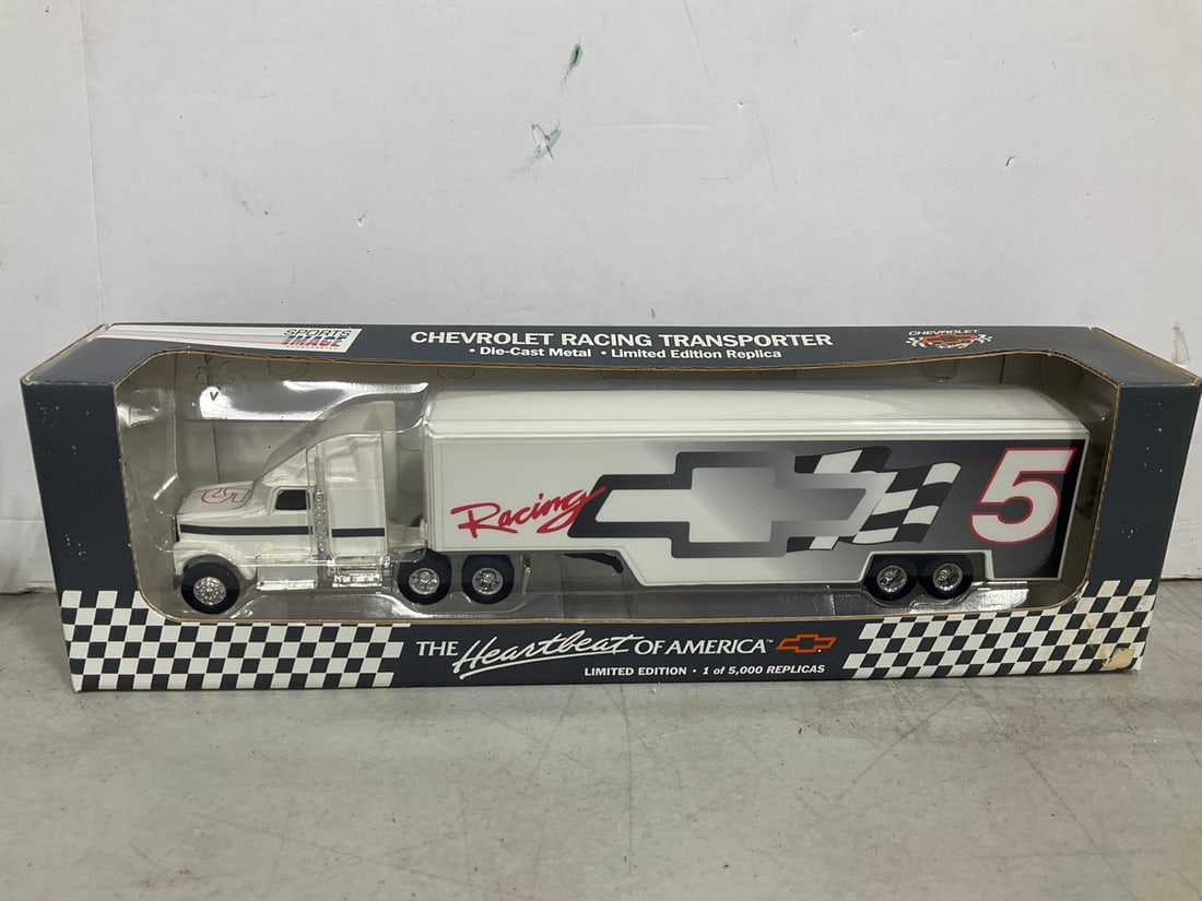 1/64 Chevrolet Racing Transporter Diecast Model *new in box* (1 of 1)