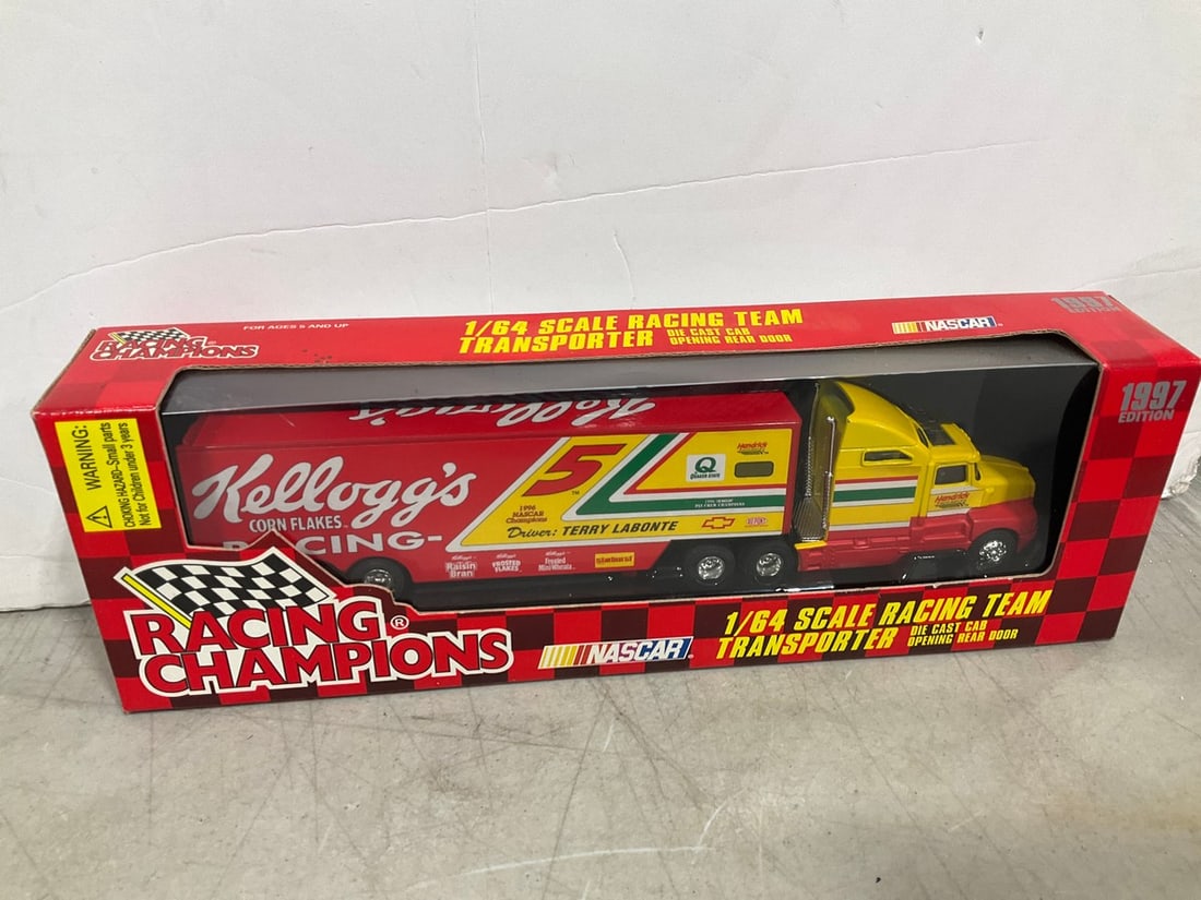 Racing Champions 1/64 Scale Racing Team Transporter *new in box* (1 of 1)