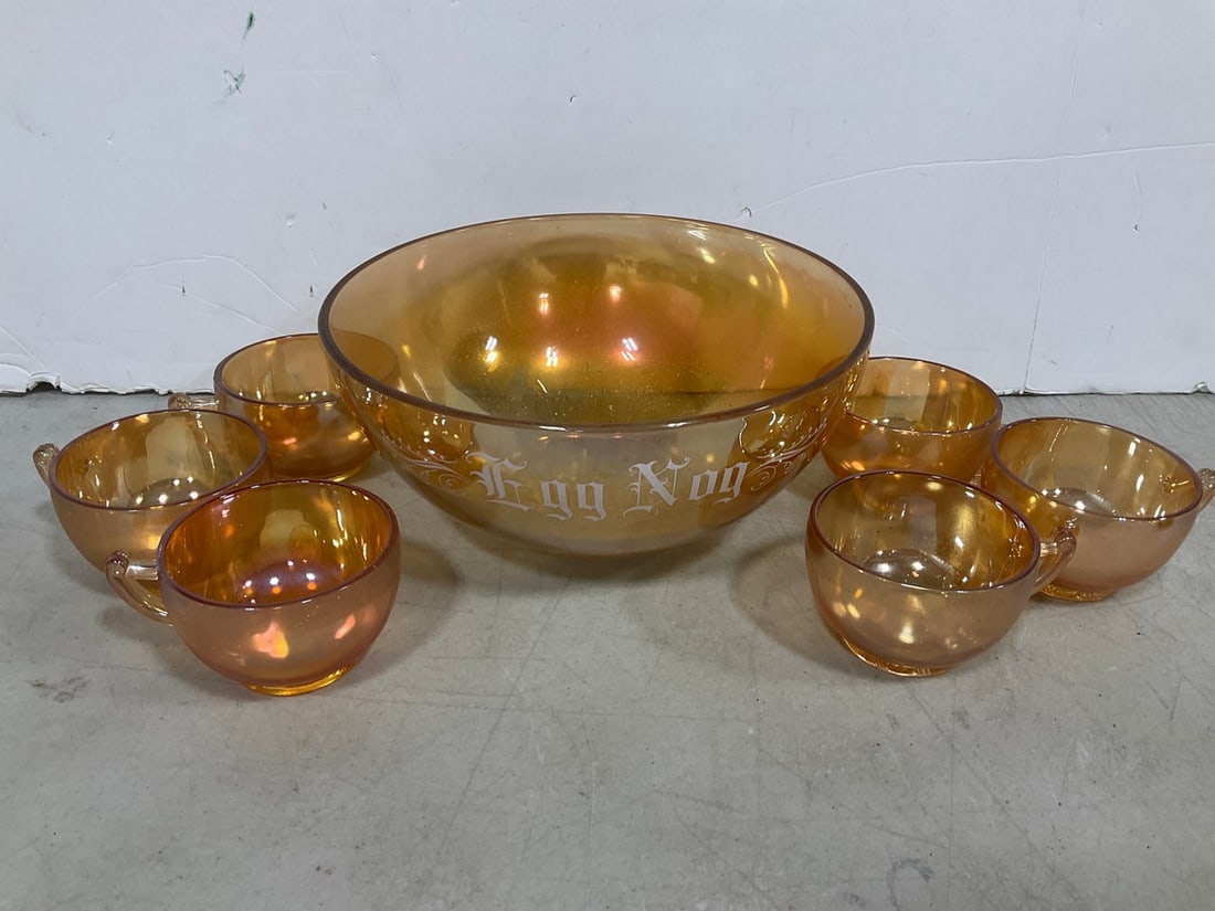 Egg Nog Punch Bowl with Cups (4.5inx9in): Egg Nog Punch Bowl with Cups (4.5inx9in)