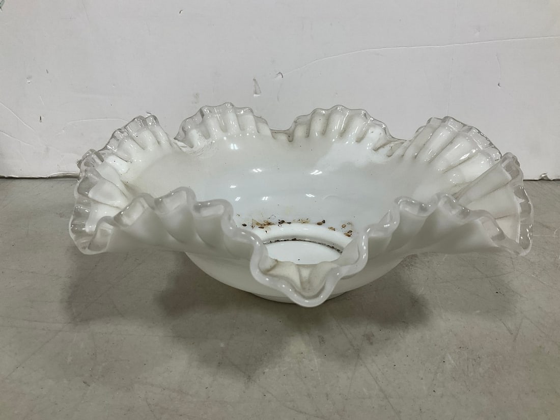 Fenton Glass Bowl (4inx10in) (1 of 1)