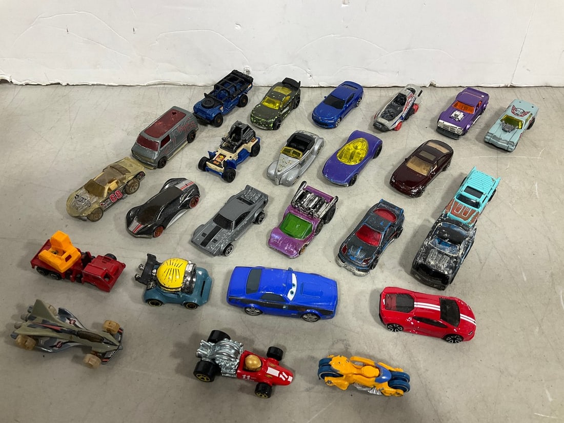 Collectible diecast cars(HotWheels and more) (1 of 1)