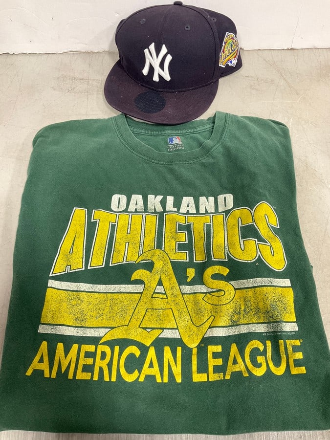 NY Yankees hat and Oakland Athletics tshirt(L): NY Yankees hat and Oakland Athletics tshirt(L)