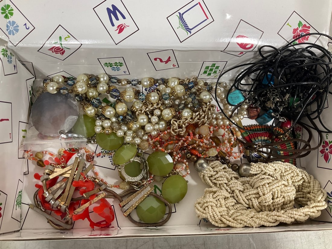 Costume jewelry (1 of 1)