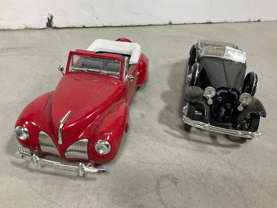 1900s Model Cars (Lincoln, and Chrysler) (1 of 1)