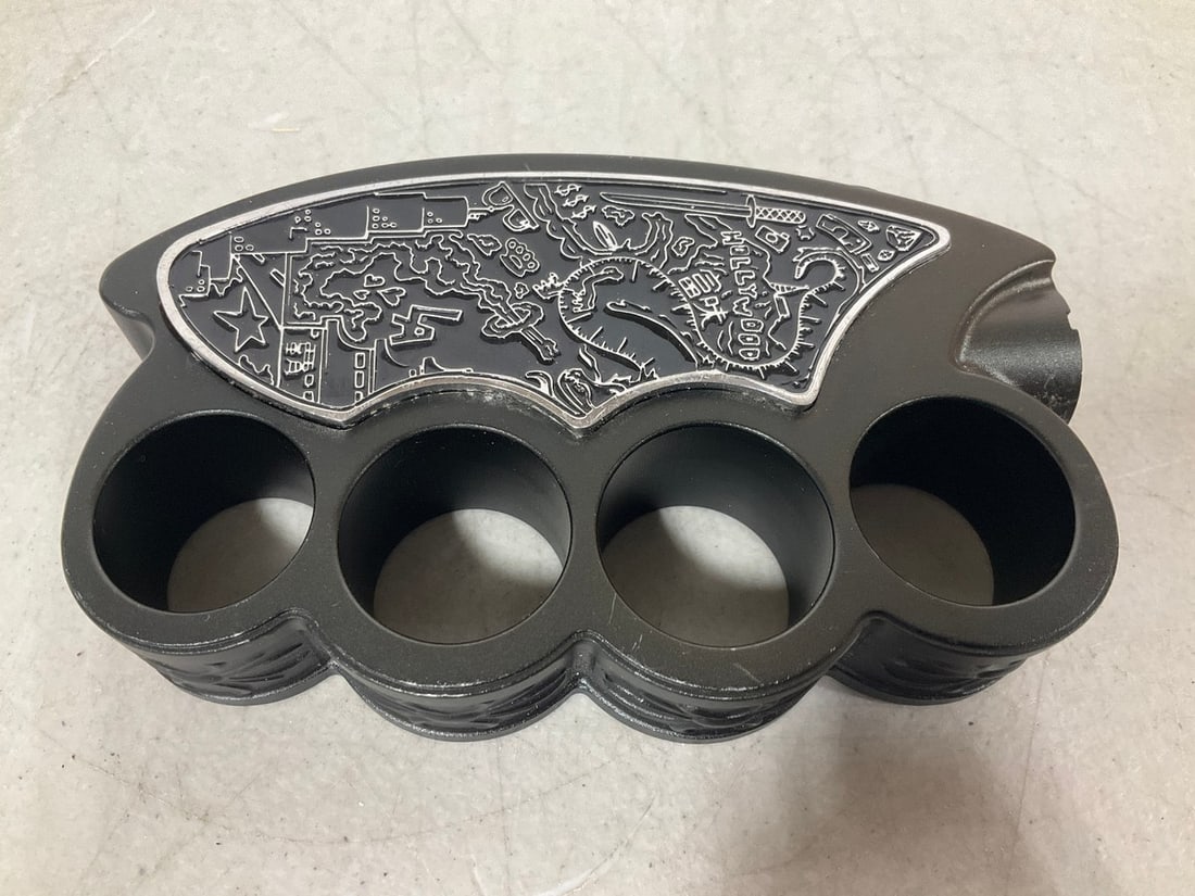 Brass Knuckle Stun Gun: Brass Knuckle Stun Gun