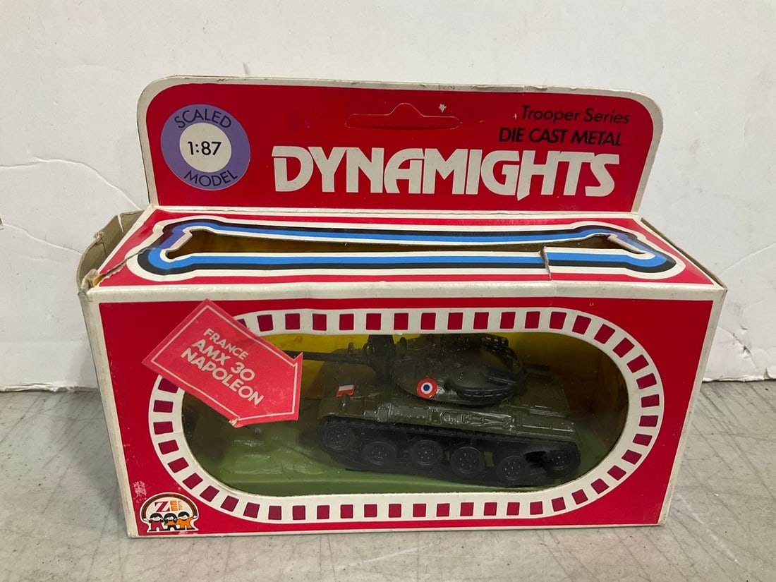 Dynamights AMX 30 Napoleon Diecast Tank Collectible *new in box*: Dynamights AMX 30 Napoleon Diecast Tank Collectible *new in box*
