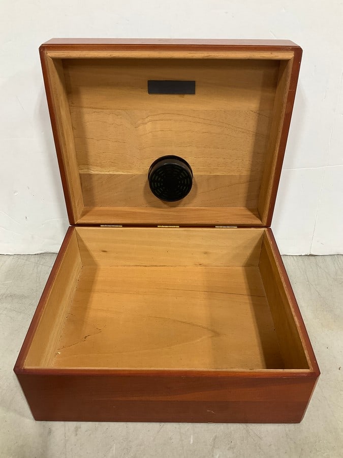 Jewelry box(5in.x10.5in.x8.5in.) (1 of 1)