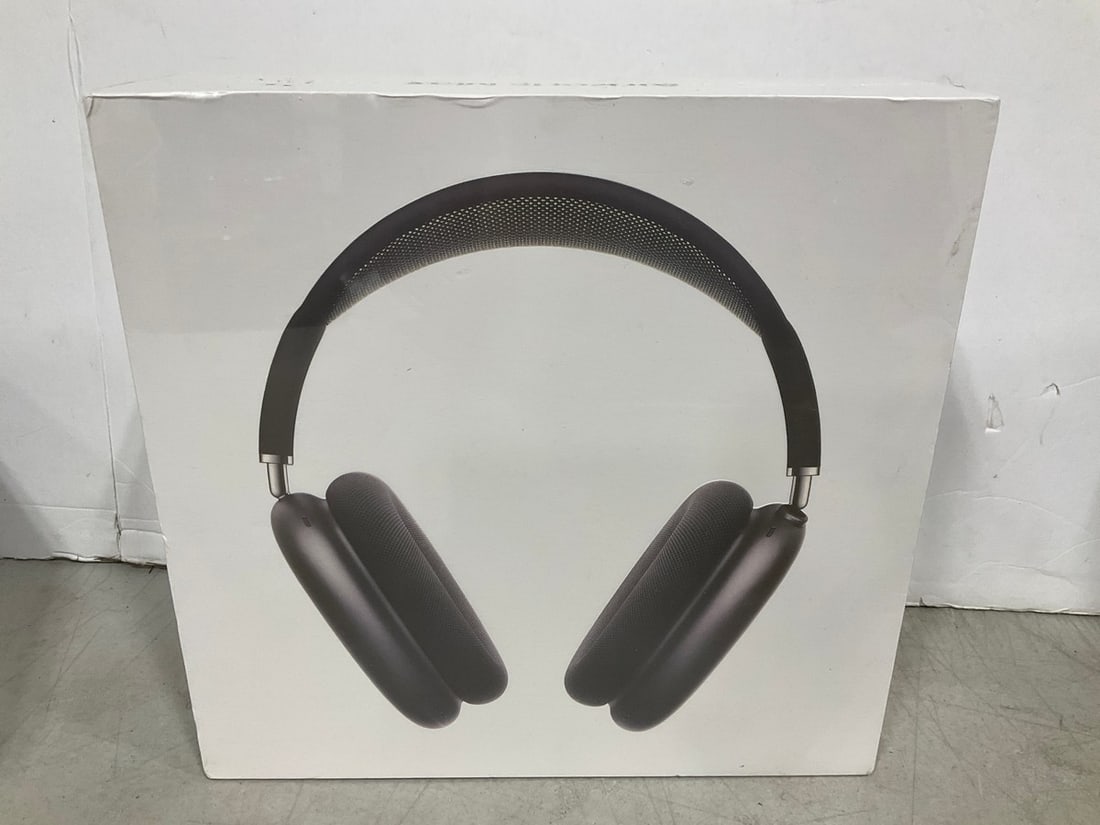 Airpods Max Headphones - Black *SEALED*: Airpods Max Headphones - Black *SEALED*