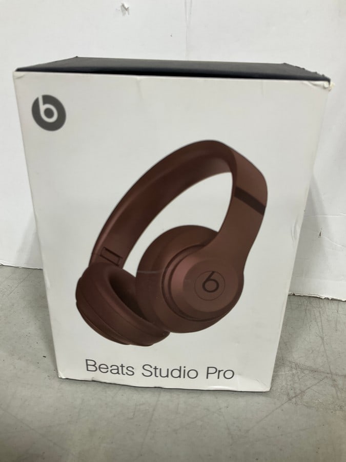 Beats Studio Pro Headphones *new in box*: Beats Studio Pro Headphones *new in box*