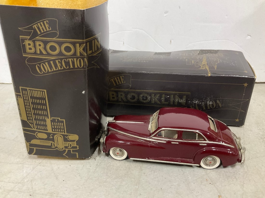 1941 Packard Clipper Diecast Model: 1941 Packard Clipper Diecast Model