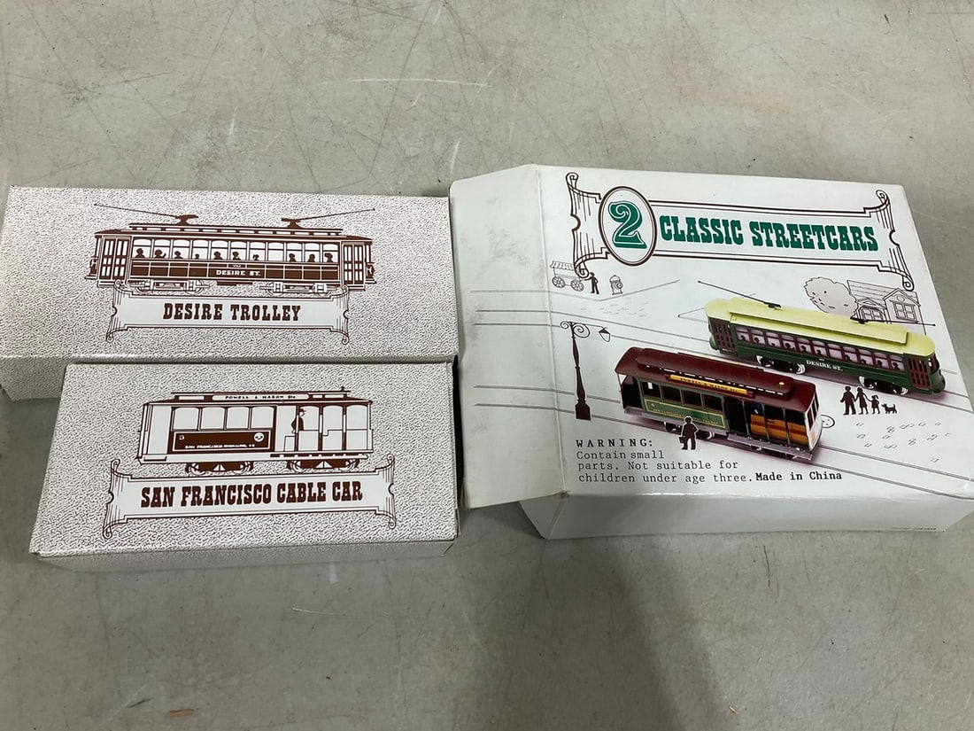 2 Classic Streetcars *new in box*: 2 Classic Streetcars *new in box*