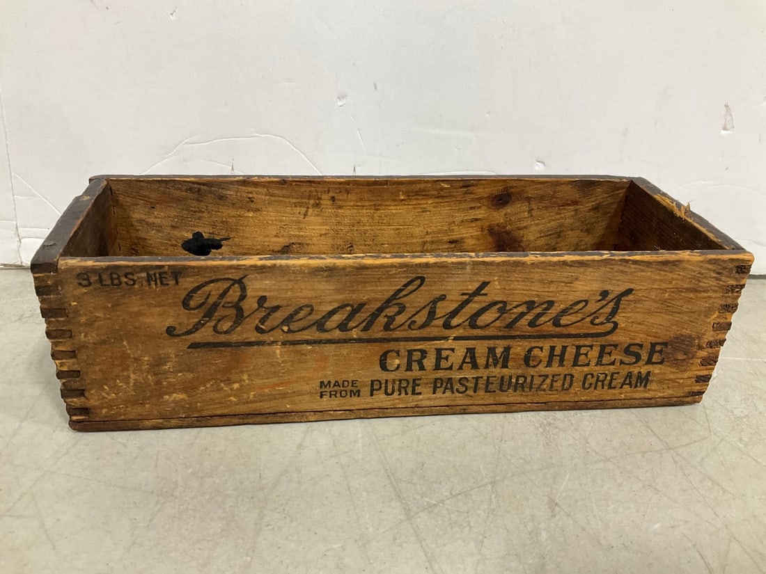 Vintage Wooden Cream Cheese Container (11inx3.5inx3in): Vintage Wooden Cream Cheese Container (11inx3.5inx3in)