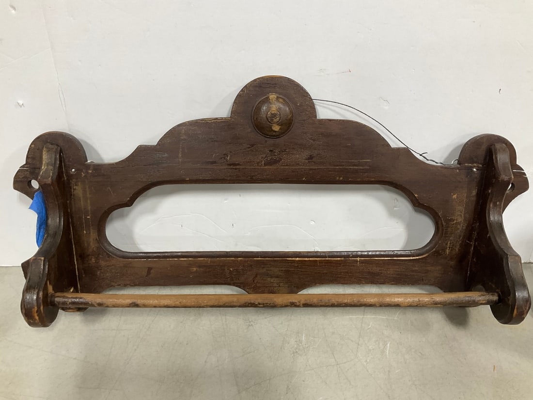 Victorian/Cottage Towel Rack (24in Long) (1 of 1)
