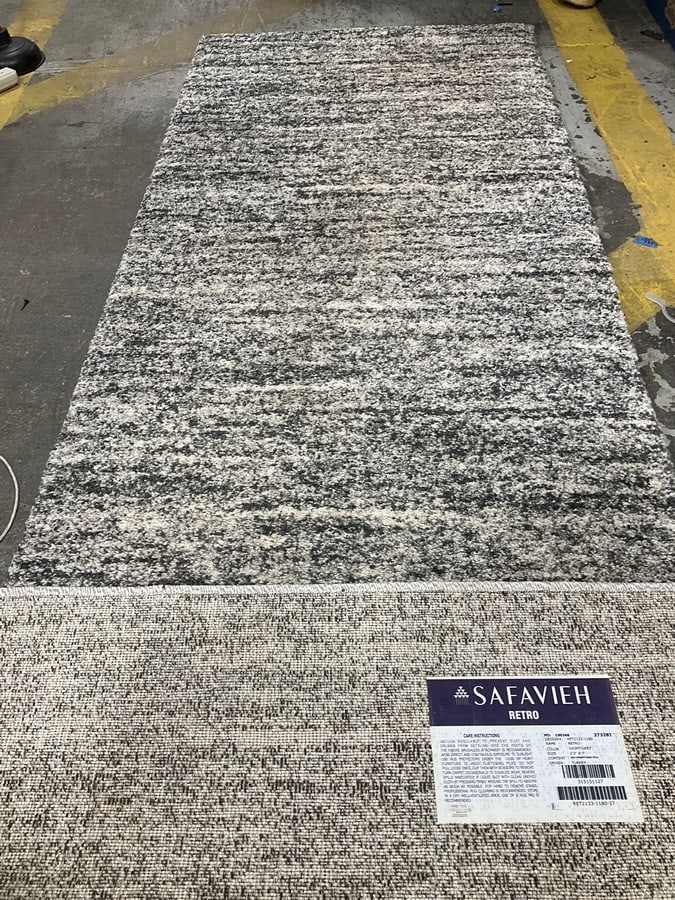 Safavieh Retro Rug (27inx63in): Safavieh Retro Rug (27inx63in)