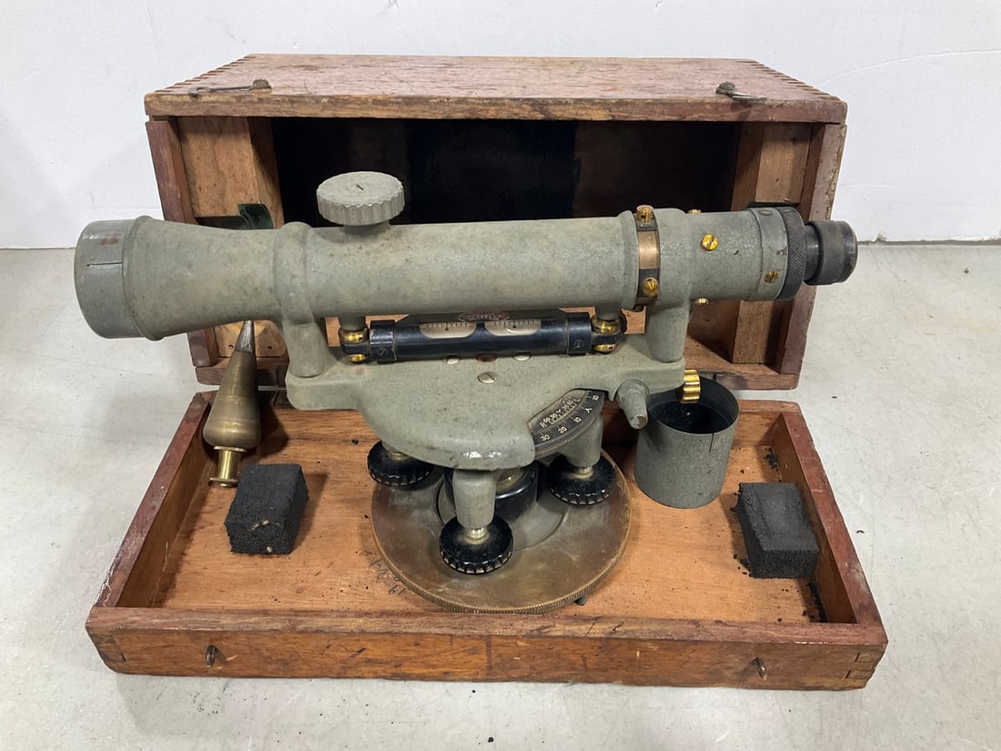 Vintage Contractors Level on Tripod (1 of 1)