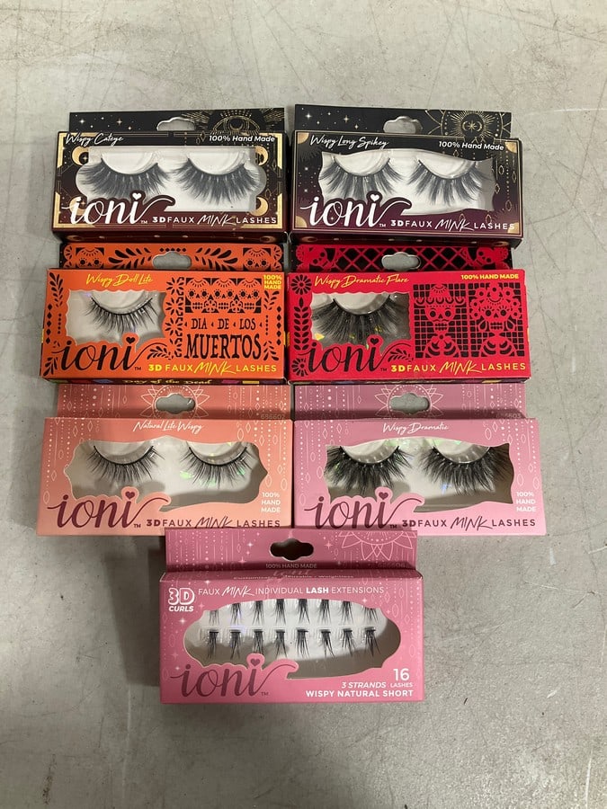 Ioni eyelashes*new in package*: Ioni eyelashes*new in package*