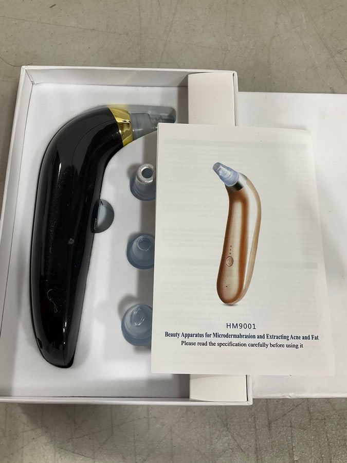 Microdermabrasion and acne/fat extractor*new in box*: Microdermabrasion and acne/fat extractor*new in box*