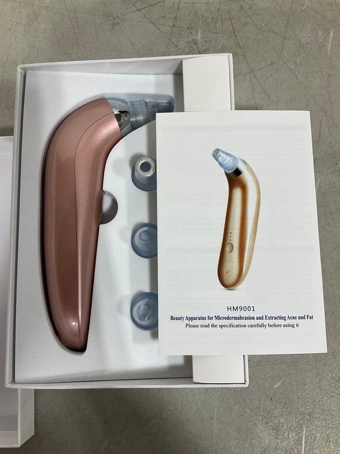 Microdermabrasion and acne/fat extractor*new in box*: Microdermabrasion and acne/fat extractor*new in box*