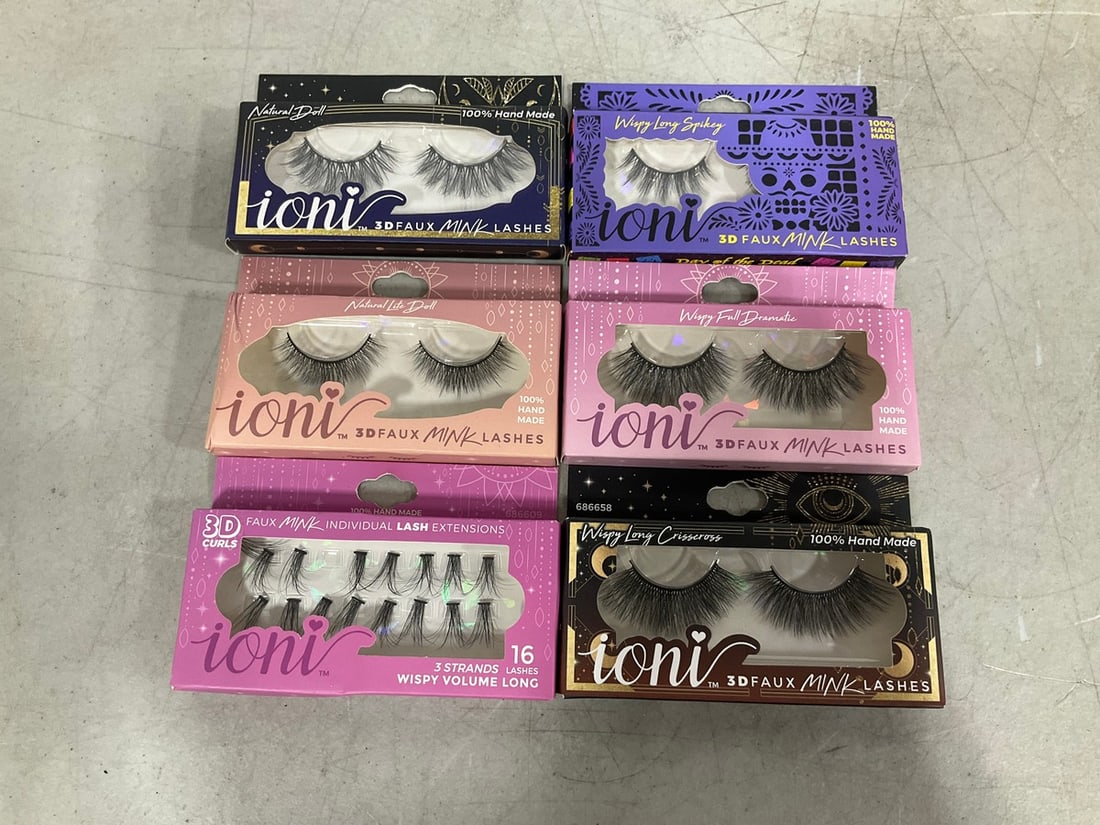 Ioni eyelashes*new in package*: Ioni eyelashes*new in package*