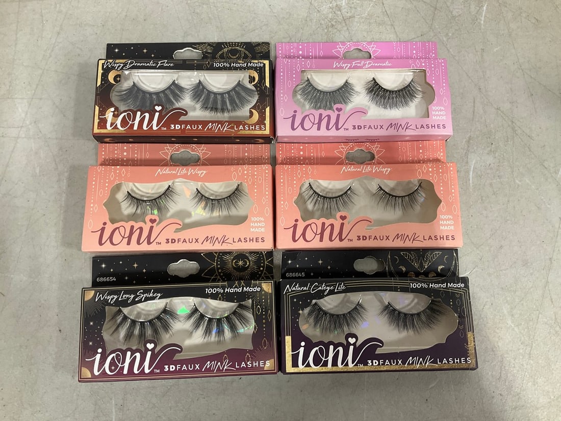 Ioni eyelashes*new in package*: Ioni eyelashes*new in package*